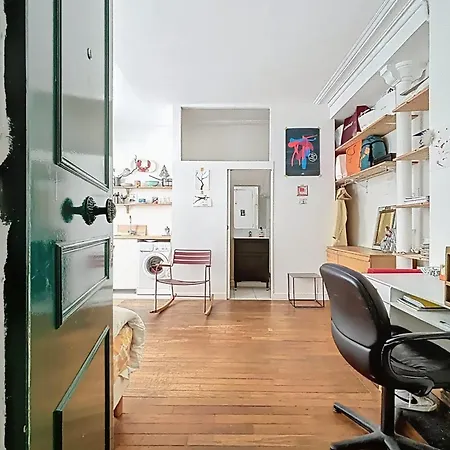 Cosy Just A Stone's Throw From Montmartre