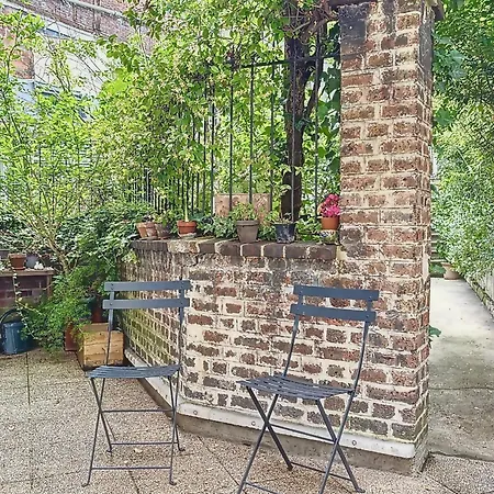 Cosy Just A Stone's Throw From Montmartre Apartamento París