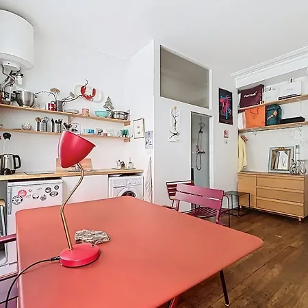 Cosy Just A Stone's Throw From Montmartre
